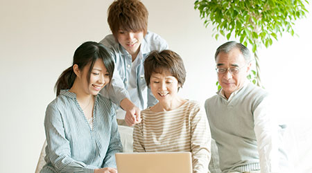 家族でマターポートを見ている場面